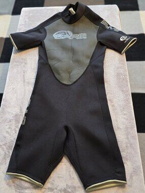 BARE Velocity Wet suit 2mm womans shorty small
